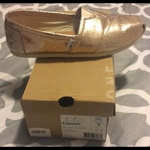 Rose gold classic Toms